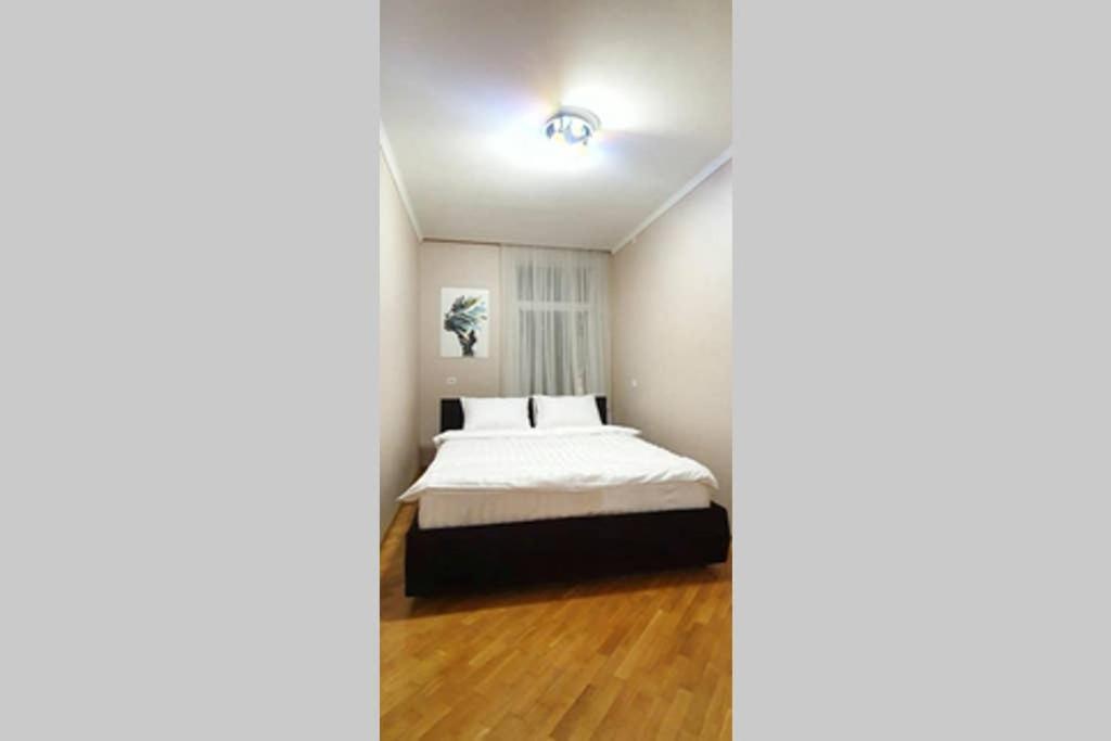 Main Square Apartment Львів Екстер'єр фото
